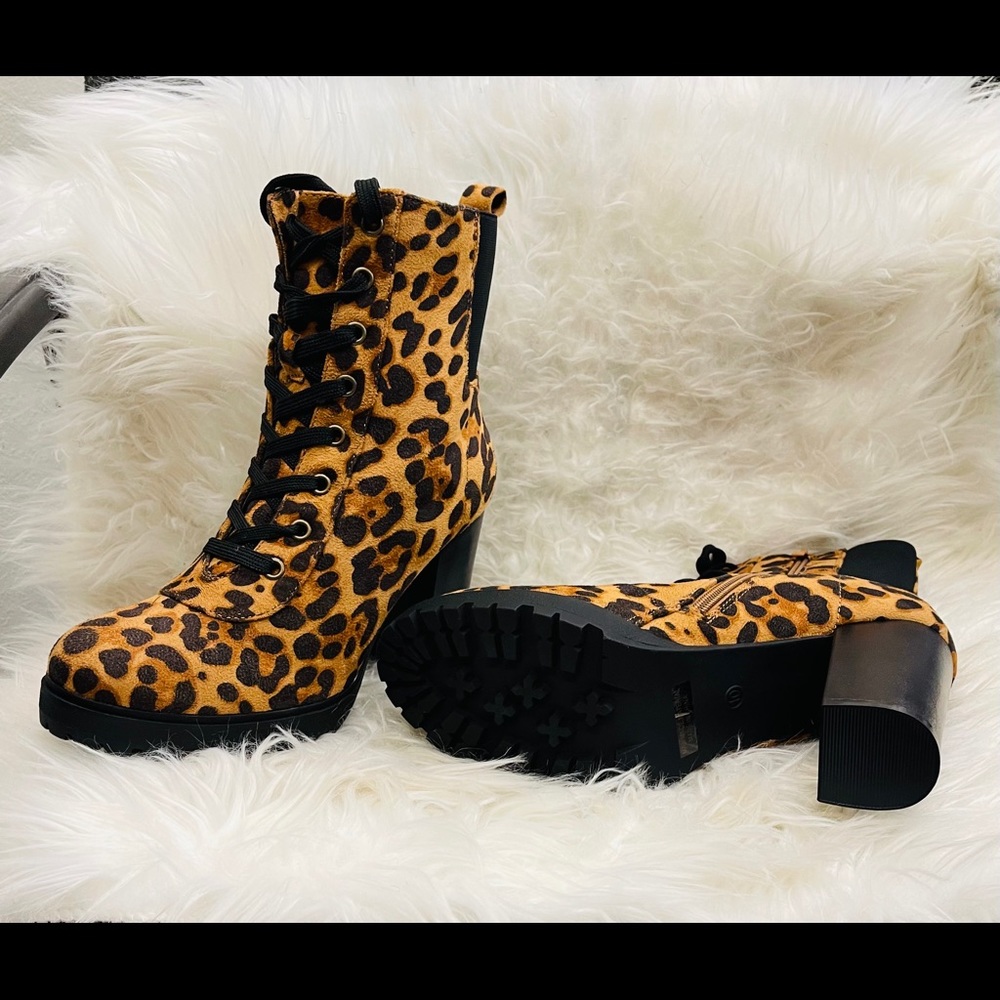 Leopard women boot 👢😍